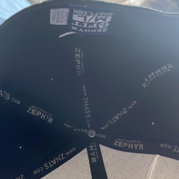 Zhats Z Fit size M/L black and white bull Hat - Picture 3 of 5